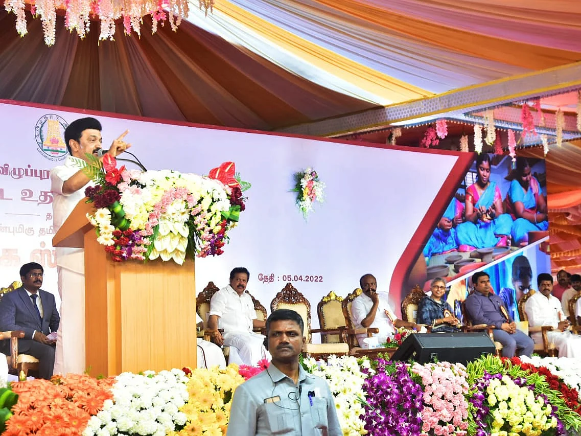 கவனப்படுத்திய ஜூ.வி... களத்தில் இறங்கிய ஆட்சியர்; பட்டா வழங்கிய முதல்வர்! - நெகிழும் பழங்குடியினர்