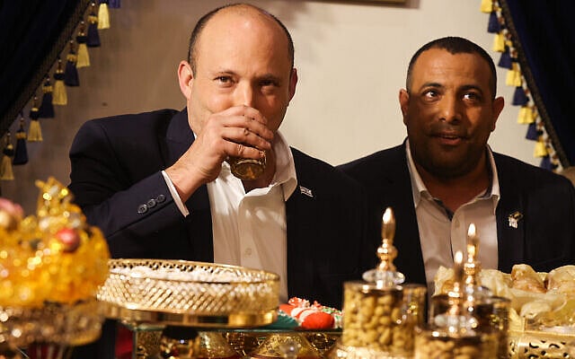 Israel: மக்கள் பணத்தில் மாதம் 26,400 அமெரிக்க டாலர் குடும்பத்துக்கு செலழித்த பிரதமர்; பகீர் பின்னணி!