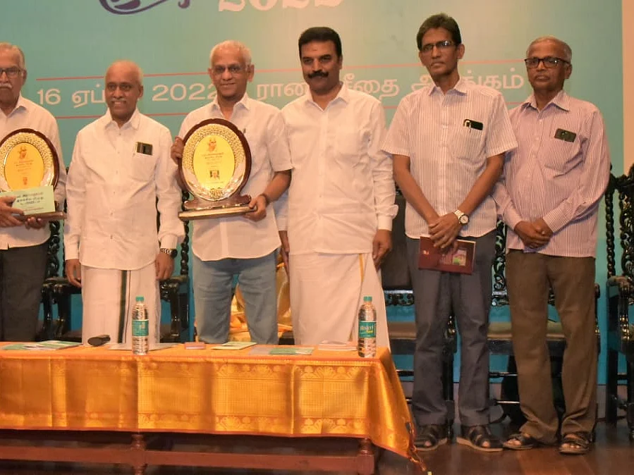 மா.அரங்கநாதன் இலக்கிய விருது - தந்தையின் கனவுக்காக நீதிபதி மகாதேவனின் இலக்கிய முன்னெடுப்பு!