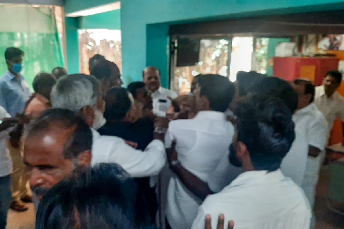திமுக கைகலப்பு