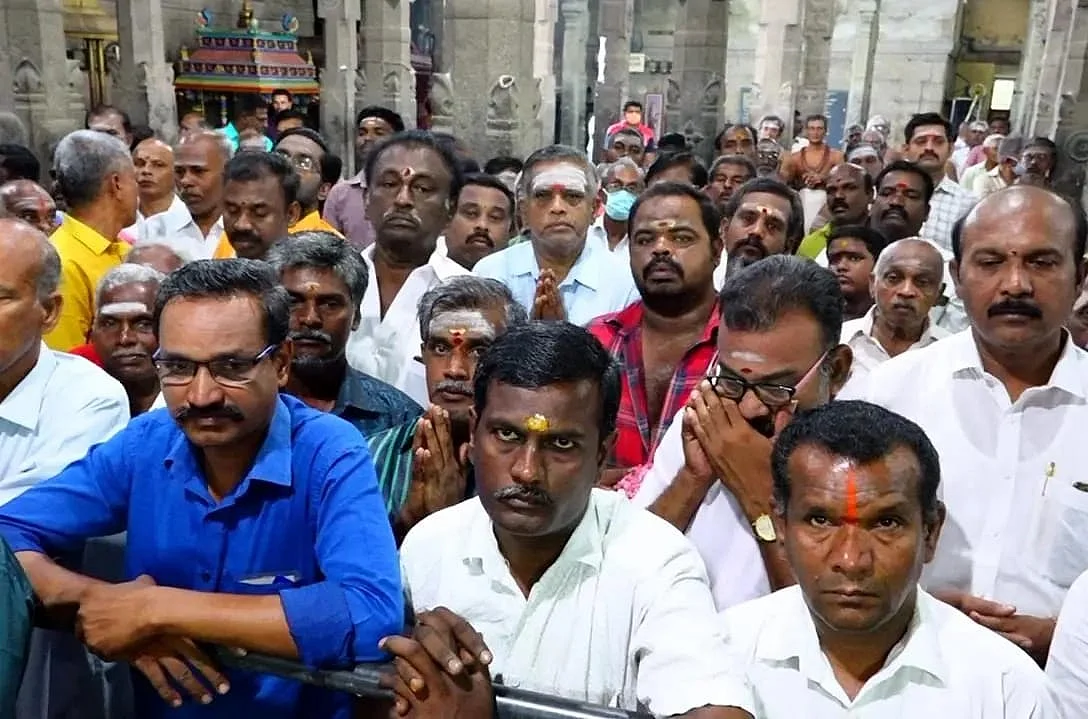 பக்தர்கள்