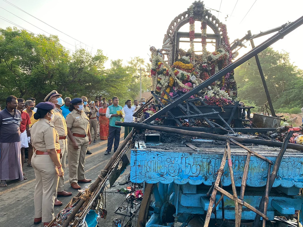 விபத்துக்குள்ளான தேர்