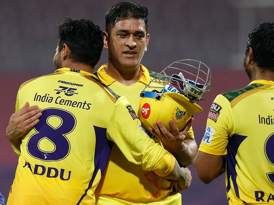 MI vs CSK: சலாம் தோனி பாய்! கேப்டனாக இல்லாமல் இருக்கலாம்; ஆனால் பினிஷராக, லீடராகத் தொடரும் ஆதிக்கம்!