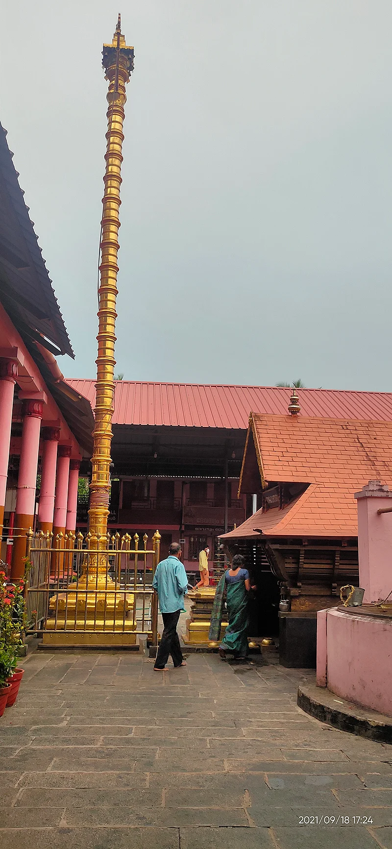 சுற்று விளக்கு ஏற்றினால் நினைத்து நிறைவேறும்!