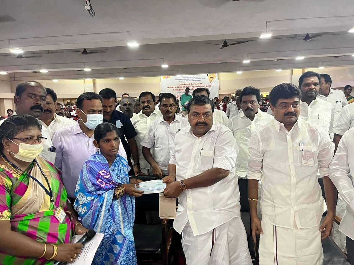 ராமநாதபுரம்: வளைகாப்புக்கு மறுநாள்... மின்கம்பி அறுந்து விழுந்து கணவர் பலி! - கர்ப்பிணி கண்ணீர்