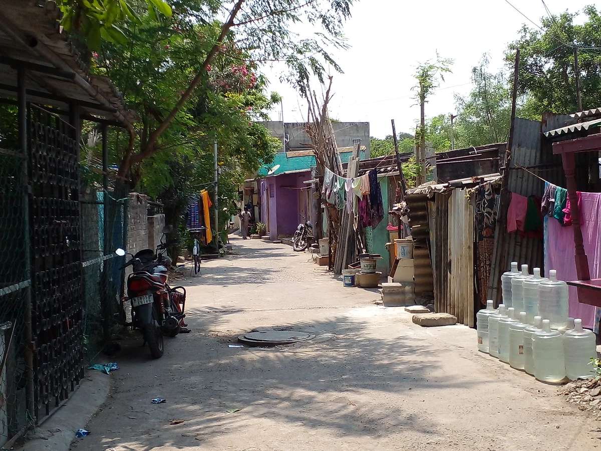 ``70 வருஷமா இங்கே தான் இருக்கோம்; இப்ப ரயில்வே நிலம் என்கிறார்கள்” -பெரம்பூர் பகுதிக்கு நேரடி விசிட்