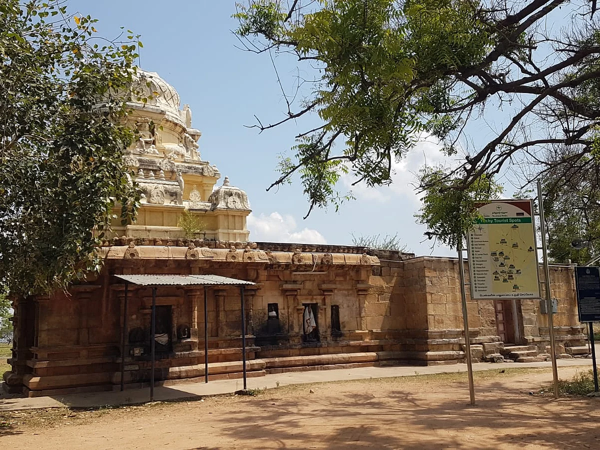 தஞ்சை பெரியகோயில் மெய்க்காவலுக்கு வீரர்களை அனுப்பிய சோழமாதேவி ஊர்! அதிசயக் கல்வெட்டுகள் அடங்கிய ஊர்!