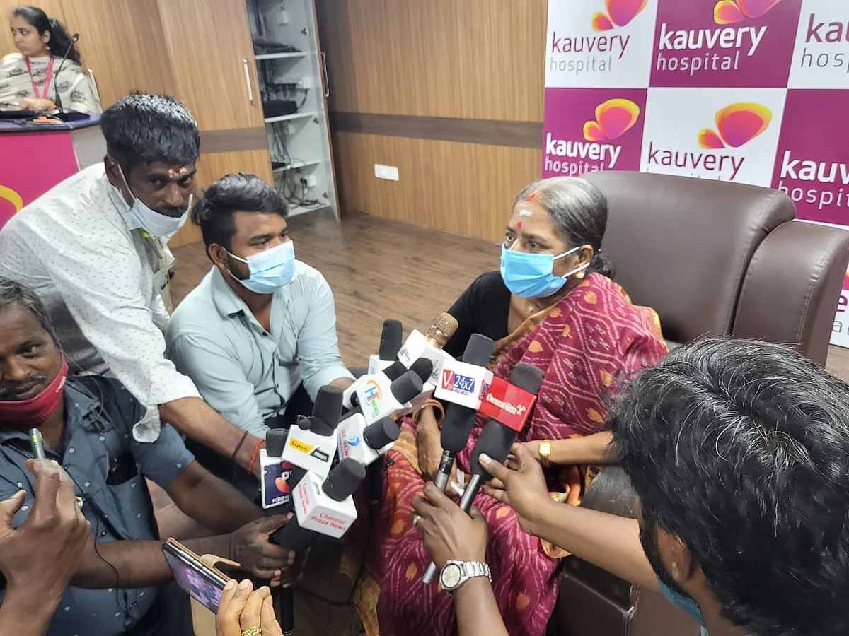 ``ஒரு மாசம் சுயநினைவில்லாம இருந்து கண்முழிச்சேன்!" - கொரோனாவிலிருந்து மீண்ட ம.பொ.சி மகள்