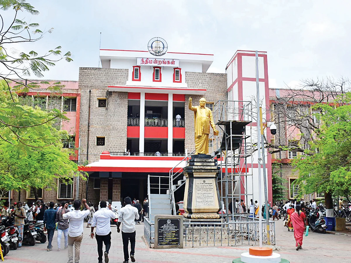 பலமுறை பலரையும் காயங்களுடன் அழைத்து வந்திருக்கிறார்கள்!