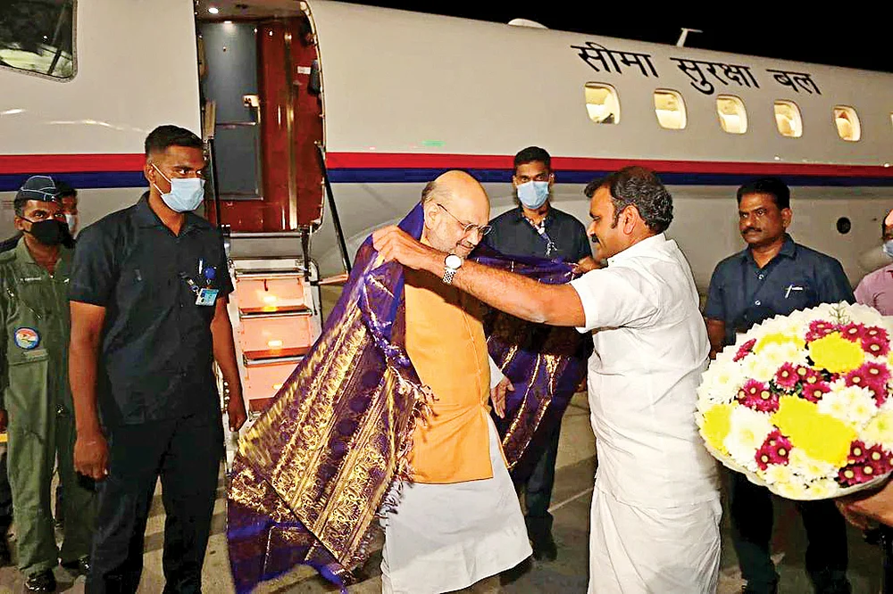 மிஸ்டர் கழுகு: “கோஷ்டி சண்டையை விட்டுடுங்க!” - அமித் ஷா அட்வைஸ்... சீனியர்ஸ் அப்செட்!
