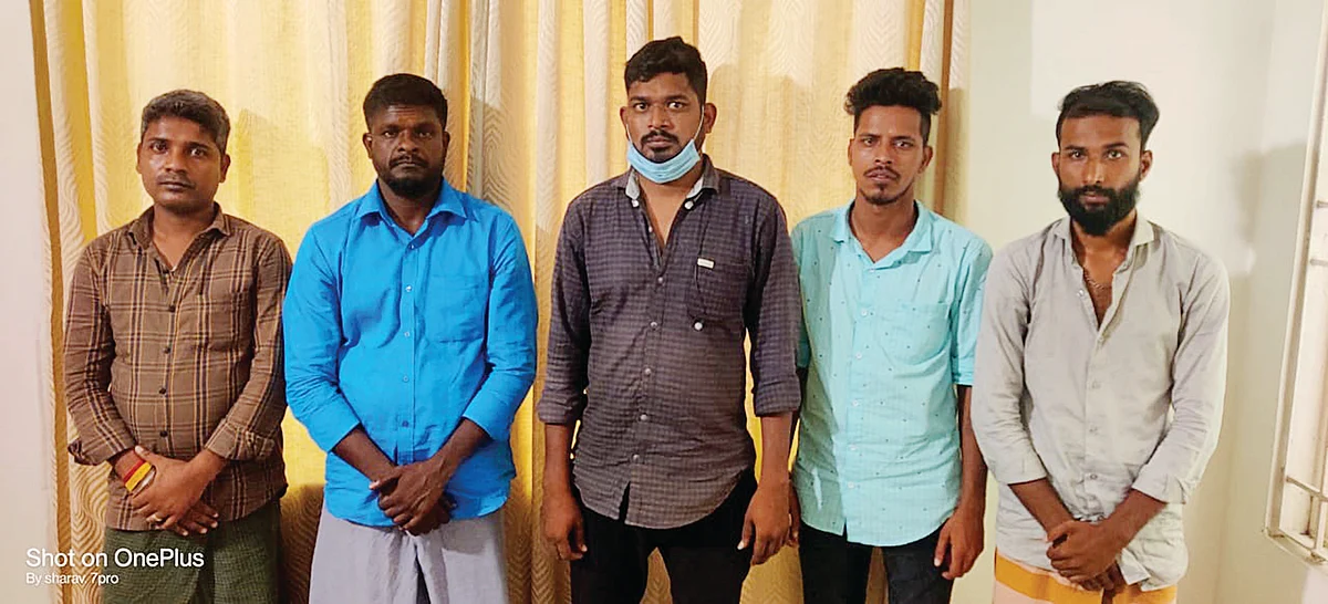 உமாபதி, விநாயகம், சரவணன், நரேஷ், உமர் பாருக்