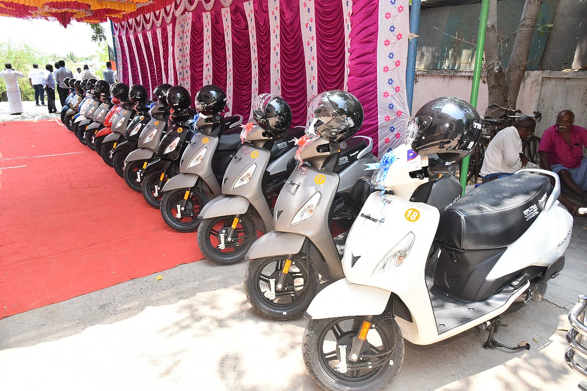 17 ஸ்கூட்டர்கள்