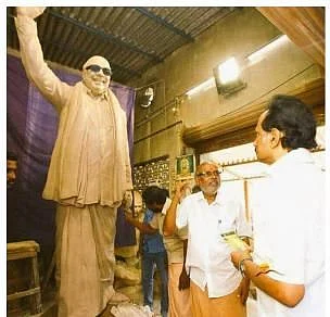சிற்பி தீனதயாளன் - முதல்வர் ஸ்டாலின் ( பழைய படம்)