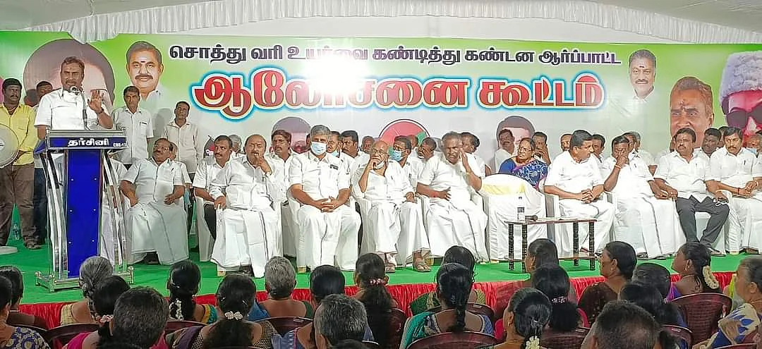 எஸ்.பி.வேலுமணி