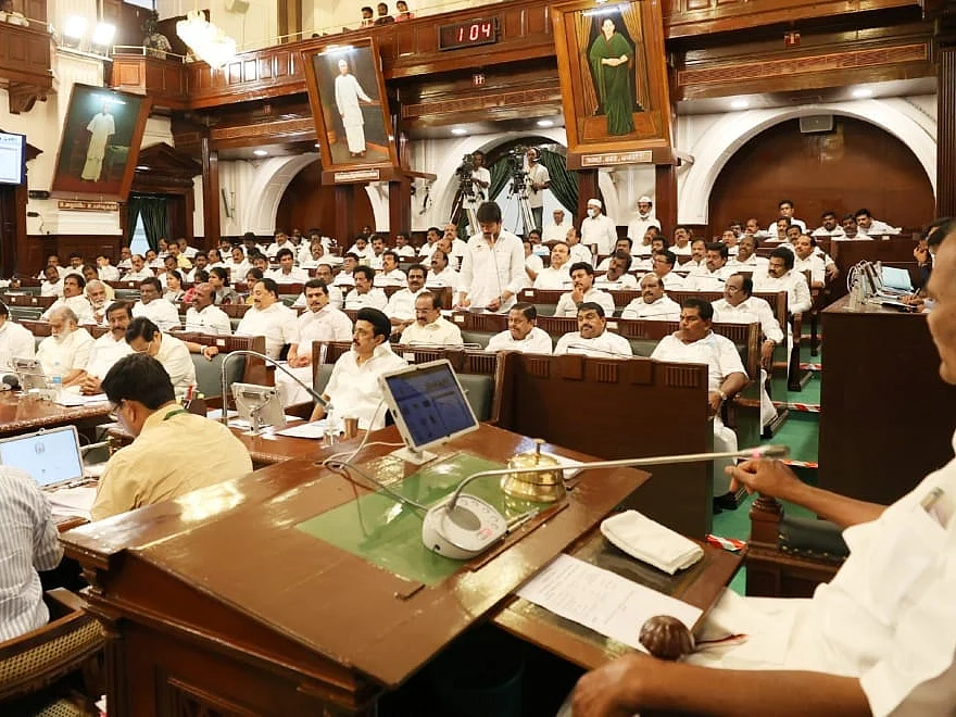 சட்டப்பேரவையில் உதயநிதியைப் புகழ்ந்து தள்ளும் அமைச்சர்கள்... திமுகவினரின் ரியாக்ஷன் என்ன?