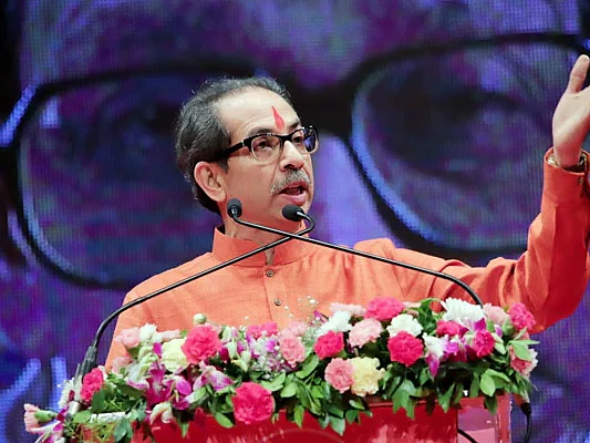 ``அதிருப்தி எம்எல்ஏ-க்கள் விரும்பினால் உடனே முதல்வர் பதவியை ராஜினாமா செய்யத் தயார்!"- உத்தவ் தாக்கரே