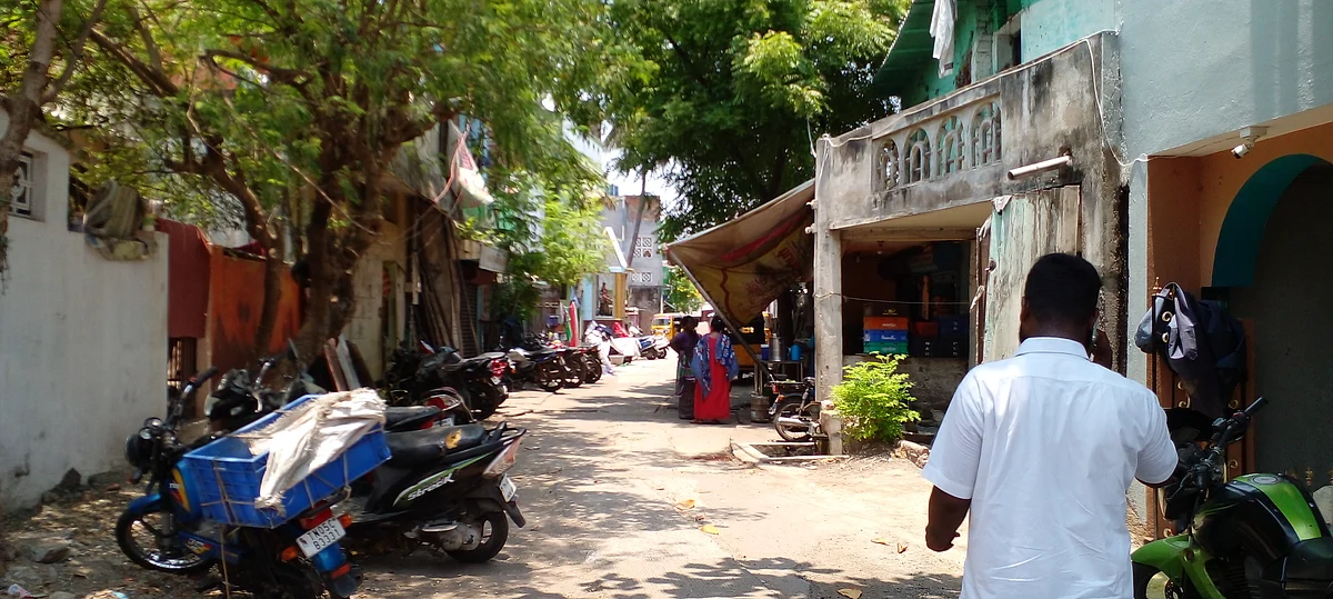 ``70 வருஷமா இங்கே தான் இருக்கோம்; இப்ப ரயில்வே நிலம் என்கிறார்கள்” -பெரம்பூர் பகுதிக்கு நேரடி விசிட்