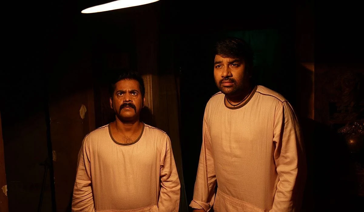 இடியட் விமர்சனம்
