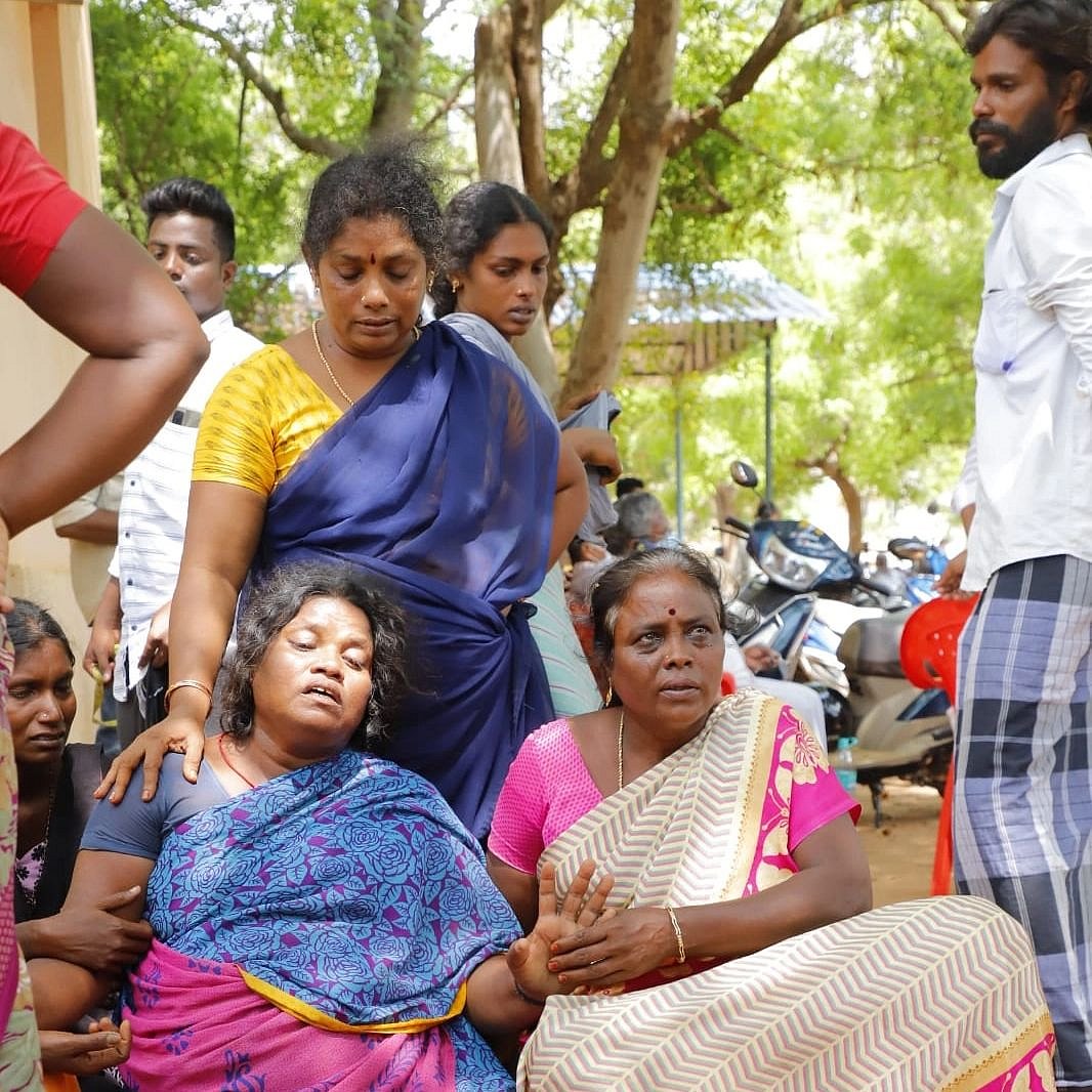 தஞ்சை தேர்த் திருவிழா விபத்து: `நீ வந்தாதான் வீட்டுக்குப் போவேன், வாப்பா!' - உருக்கும் மகளின் கதறல்