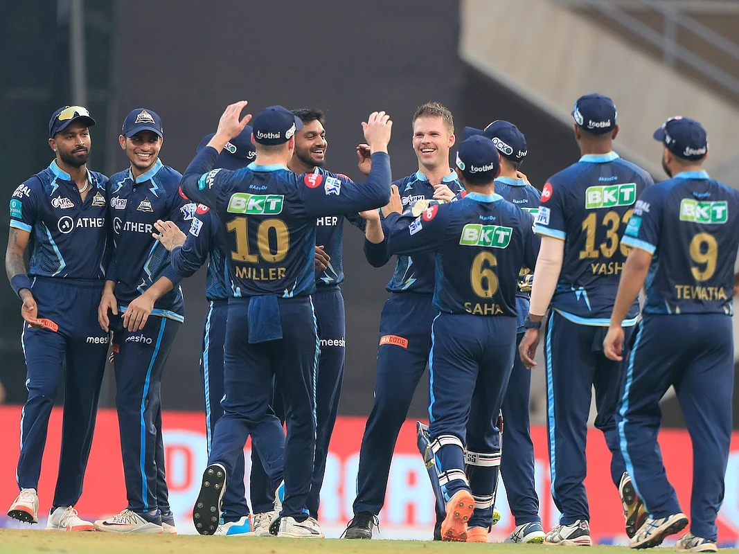 KKR vs GT: ஹர்திக்கின் முரட்டு ஃபார்ம்... ரஸல் போராட்டம் வீண்; தொடர் தோல்வியில் கொல்கத்தா!