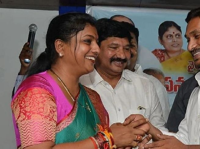 அரசியலில் சந்தித்த சோதனைகள், வேதனைகள்... அமைச்சர் ரோஜா ஜெயித்த கதை!