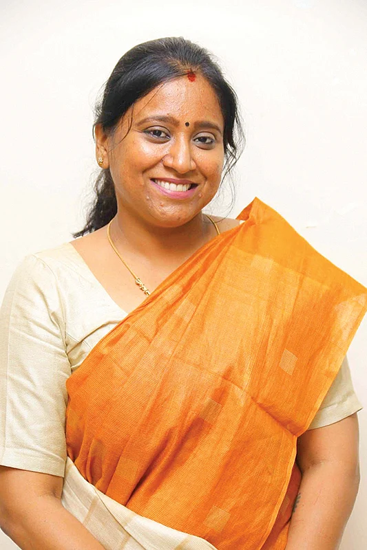 ``தாய்மையைப் புனிதப்படுத்தாதீங்க ப்ளீஸ்!” - அம்மாக்கள் பேசுகிறார்கள்