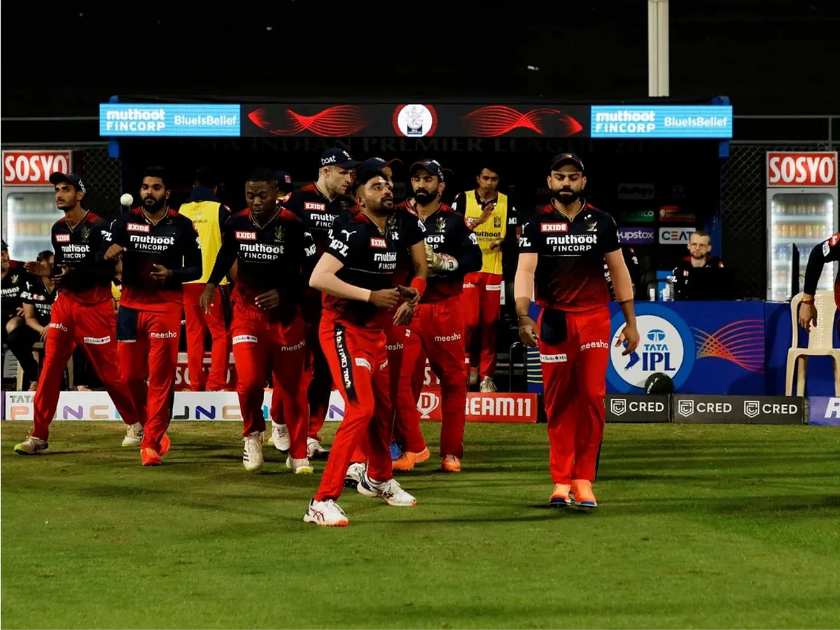 RR vs RCB: ராஜஸ்தானுக்கு முதல் தோல்வி; இத்தனை வருடங்களாக ஆர்சிபி தேடிய ஃபினிஷரா தினேஷ் கார்த்திக்?