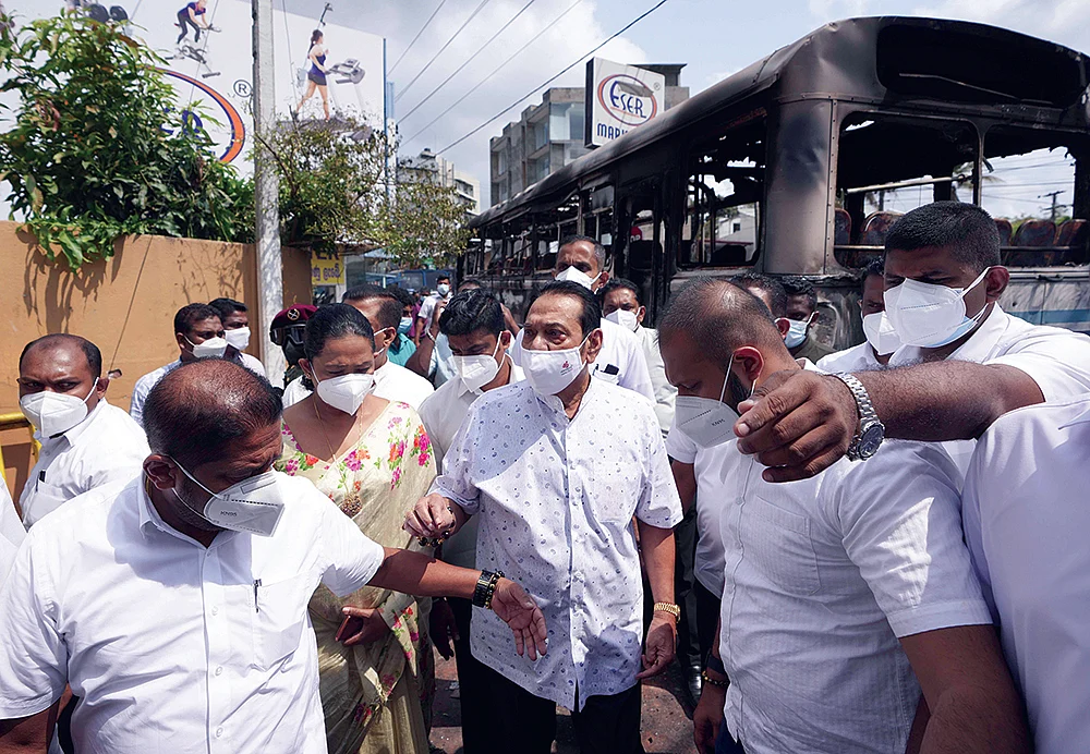இனப்பிரச்னையும் இலங்கையின் பொருளாதார நெருக்கடியும்