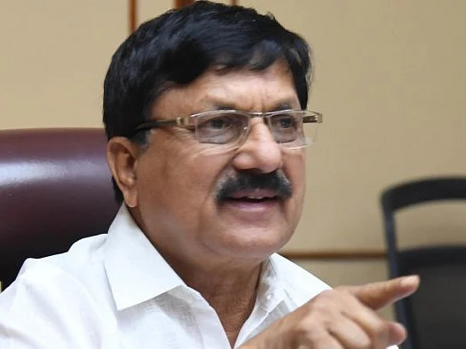 ``சாவர்க்கரும் சுதந்திரப் போராட்ட வீரர்தான்... அவர் படம் வைப்பதில் என்ன தவறு!" - கர்நாடக அமைச்சர்