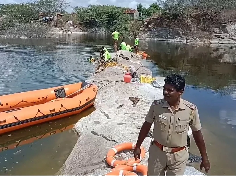 இன்ஸ்டா ரீல்ஸ் மோகம்; குளத்தில் டைவ் அடித்த இளைஞர் பாறை இடுக்கில் சிக்கி உயிரிழப்பு!