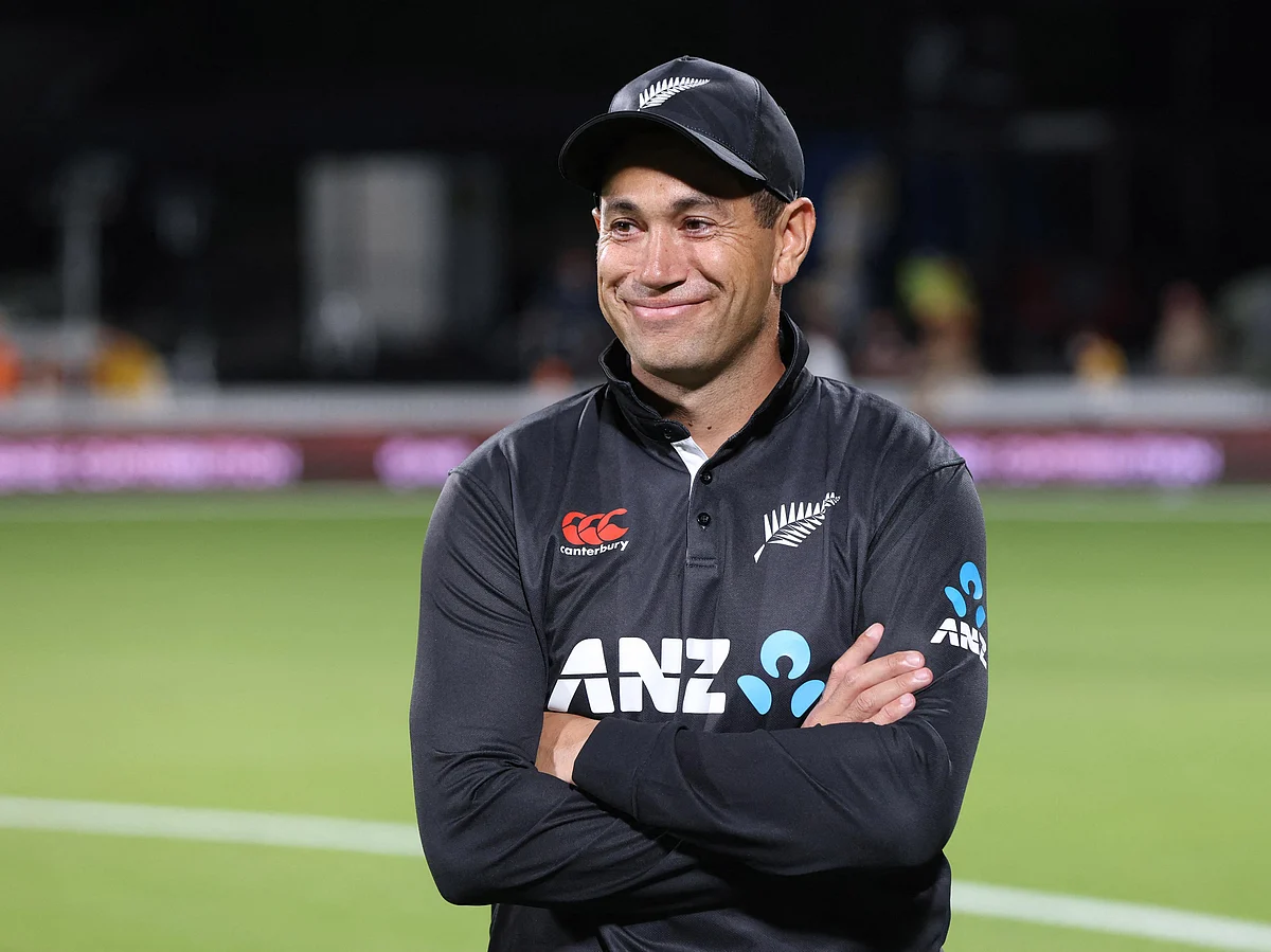 Ross Taylor: 17 ஆண்டுகள், 450 போட்டிகள், 18000+ ரன்கள், என்றும் நம்பர் 4; ஓய்வுபெறும் வசீகர புன்னகை!