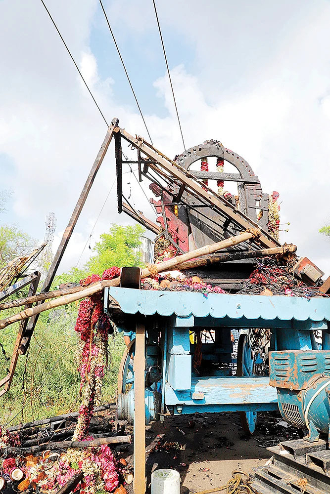 11 பேரை காவு வாங்கிய தஞ்சாவூர் தேர் விபத்து... வரிசையாக ஏழு வீடுகள்... பறிபோன ஏழு உயிர்கள்!