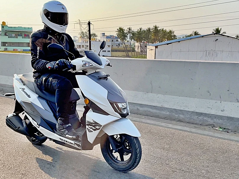 Suzuki Avenis... Getting Access to Style!