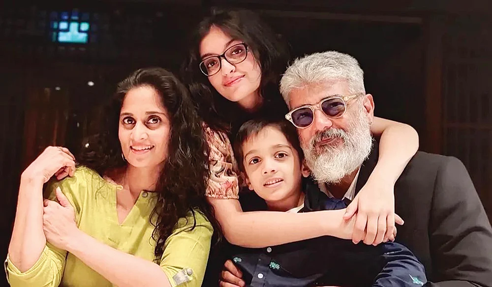 ஹீரோவும் நானே... வில்லனும் நானே! - டபுள் ஆக்ட் அஜித்... ரெண்டு ஹீரோயின்கள்