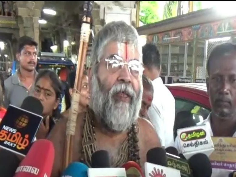 ``நாங்கள் அரசியல்வாதிகள் அல்ல... ஆனால் இந்து மதத்தைவைத்து அரசியல் நடக்கிறது” - மன்னார்குடி ஜீயர்