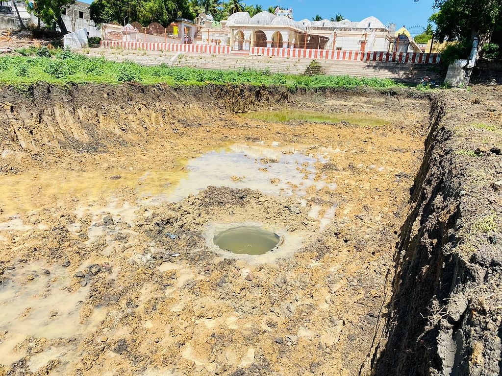 உறைகிணற்றில் தண்ணீர்