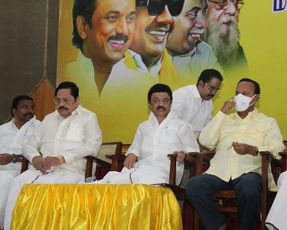 ``தேசவிரோத சக்திகளிடமிருந்து தமிழ்நாட்டை காக்கவேண்டும்” - திமுக மா.செ கூட்டத்தில் தீர்மானம்