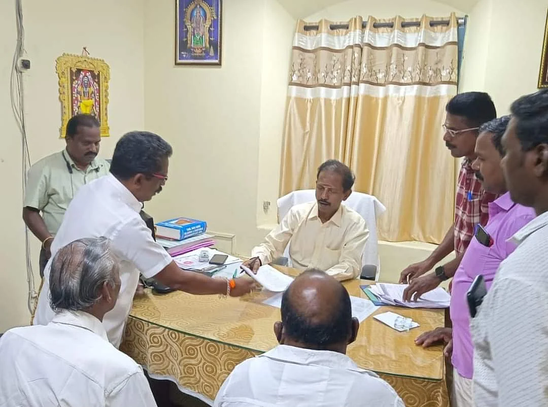 இணை ஆணையரிடம் மனு