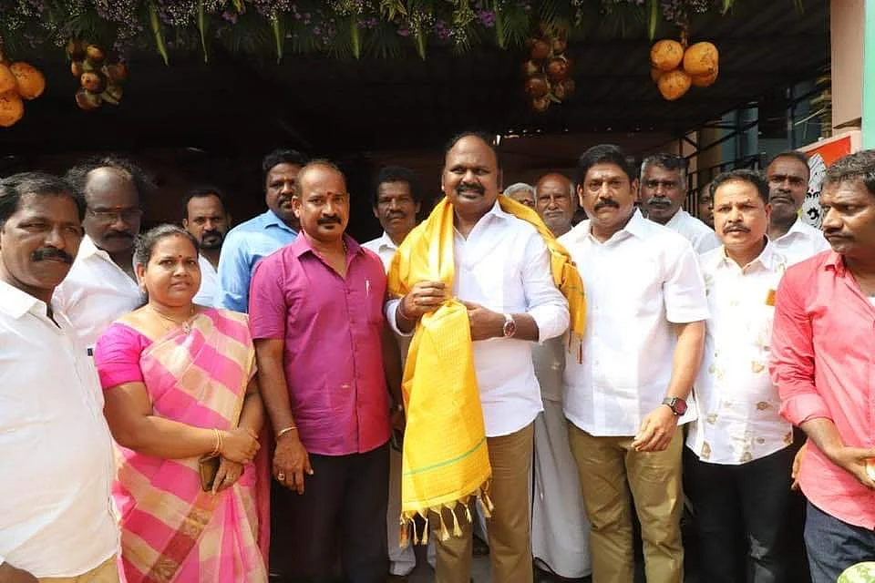 மயிலை வேலு எம்.எல்.ஏ