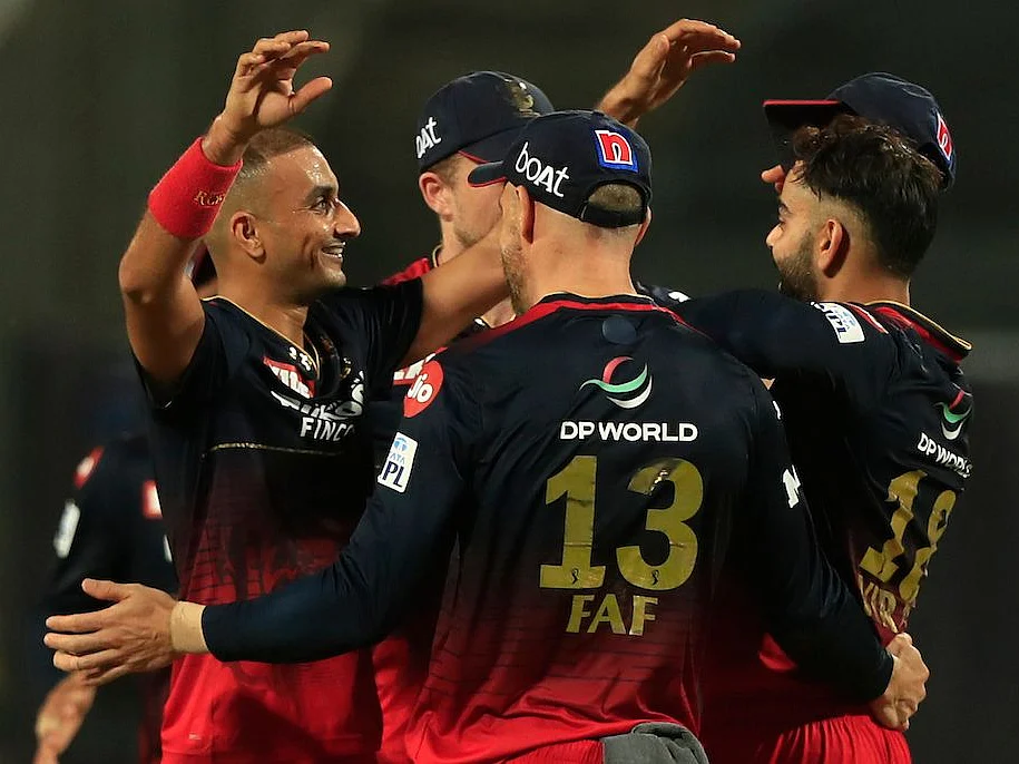 RCB v CSK: தீக்ஷனா, கான்வே ஆட்டம் வீண், சொதப்பிய சிஎஸ்கே; பிளேஆஃப் கனவை நோக்கி நகரும் பெங்களூரு!