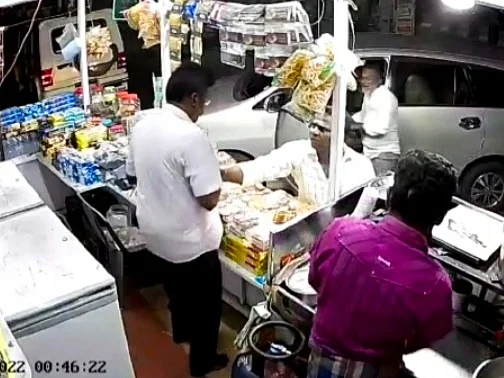 ஆவின் பாலகத்தில் தகராறு; காங்கிரஸ் நகர்மன்ற உறுப்பினர் மீது புகார் - விழுப்புரத்தில் சர்ச்சை