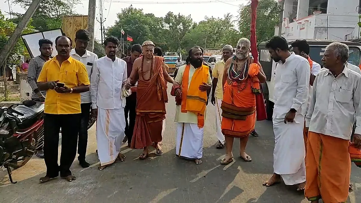 களிமேடு கிராமத்தில் மதுரை ஆதினம்