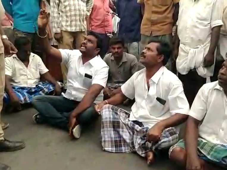 ``அரசு நிர்ணயித்த வரியை விட 4 மடங்கு அதிகம் கேட்குறாங்க..!" - புலம்பும் தாரமங்கலம் வியாபாரிகள்