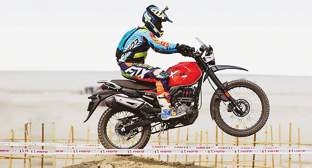 ஹீரோ Xpulse 200 4v