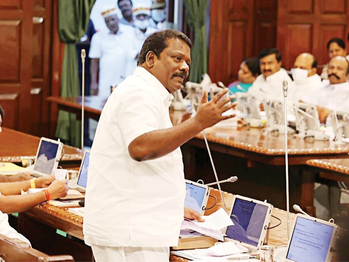 சட்டமன்றத்தில், வரம்பு மீறுகிறாரா செல்வப்பெருந்தகை? - கனல் கக்கும் காங்கிரஸார்...