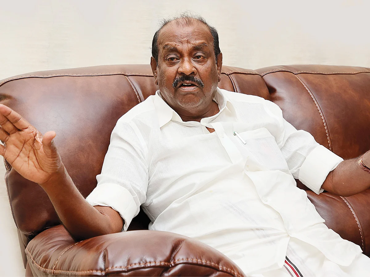 “ஸ்டாலின் ‘புகழாதீர்கள்’ என்றால் ‘இன்னும் புகழுங்கள்’ என்று அர்த்தம்!”