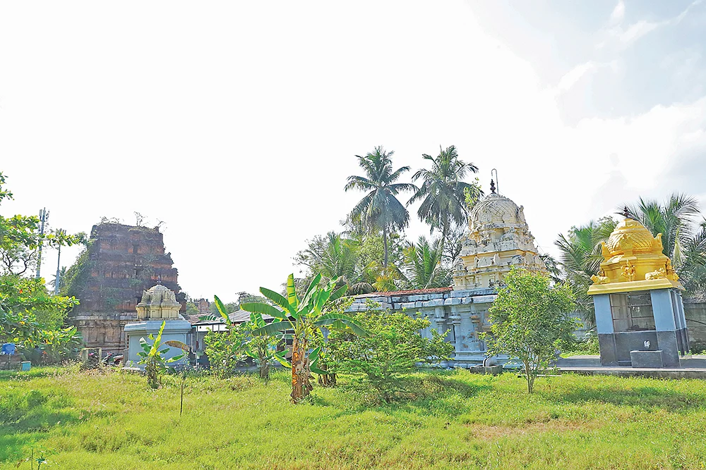ஒட்டக்கூத்தரும் ரவணச்சித்தரும் வழிபட்ட வீரபத்திரர்!
