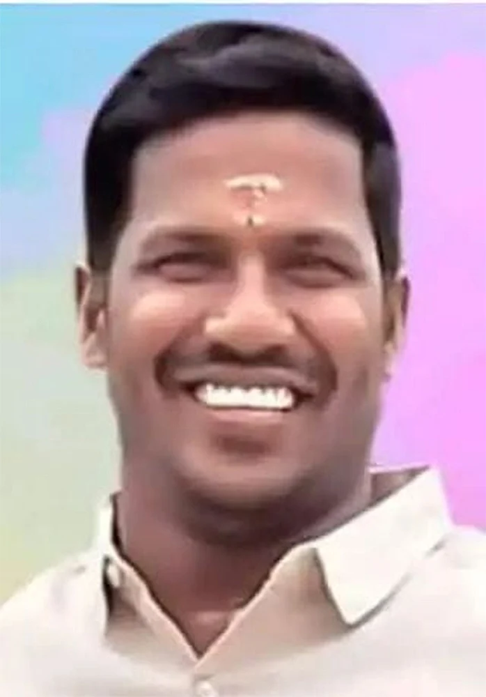 படுகொலை செய்யப்பட்ட மனோகரன்