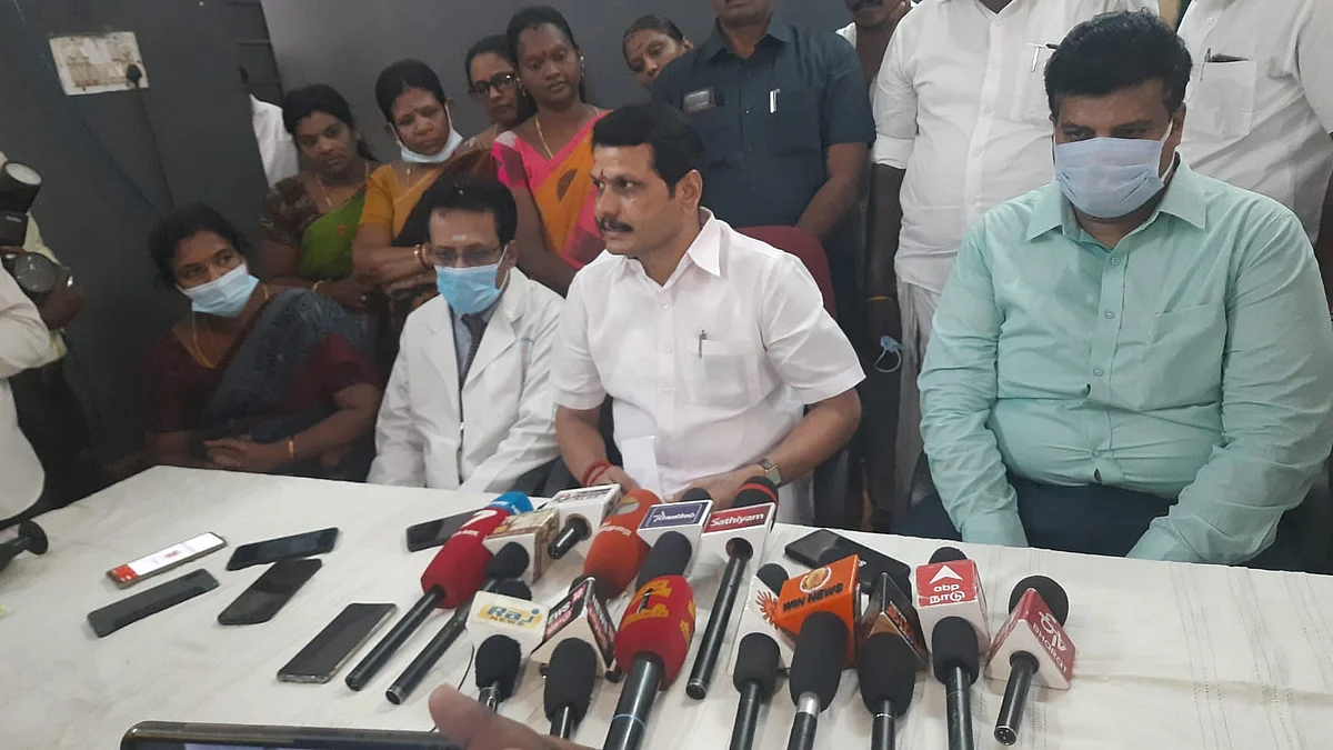 பேட்டியளிக்கும் செந்தில் பாலாஜி