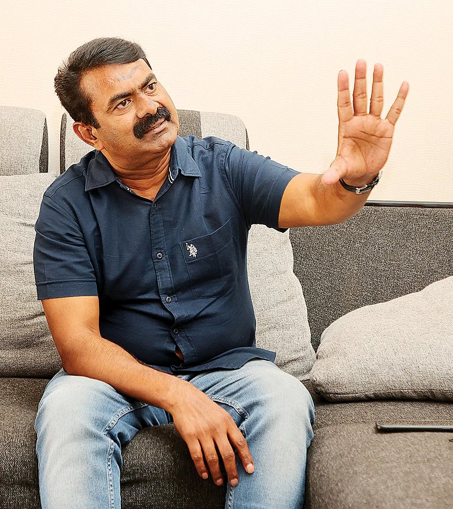 பேரறிவாளன் நிரபராதி இல்லையென்றால் மோடி, அமித் ஷா மட்டும் நிரபராதிகளா? - சீமான் காட்டம்